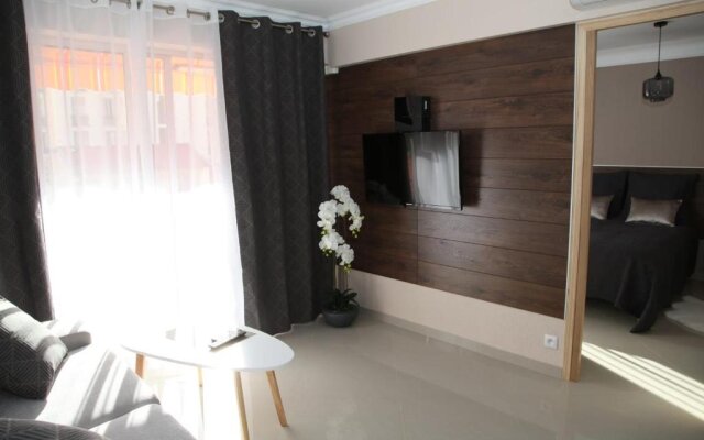 Stylish 2 Room Flat 60 meters to the beach