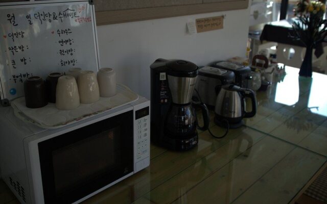Deokindang & Su Guesthouse