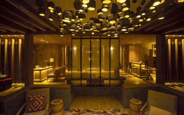 LUX Tea Horse Road Deqin Benzilan