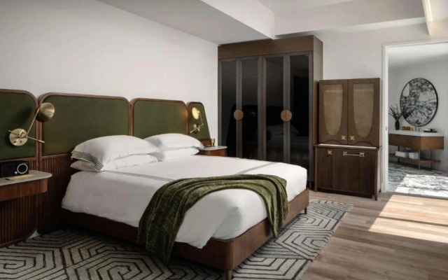 Thompson Houston, by Hyatt