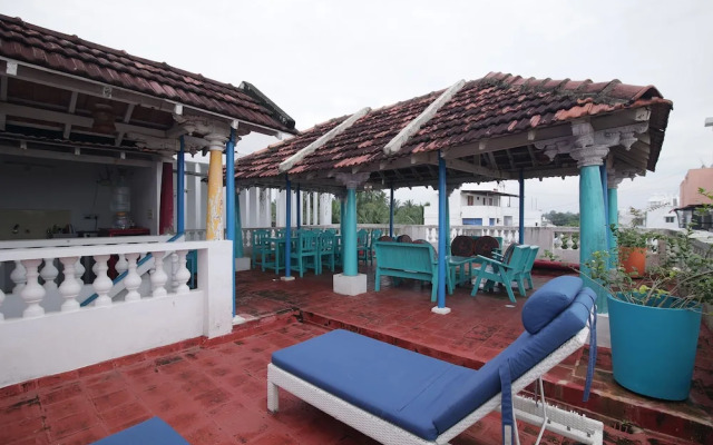 Holi-Wood Guesthouse