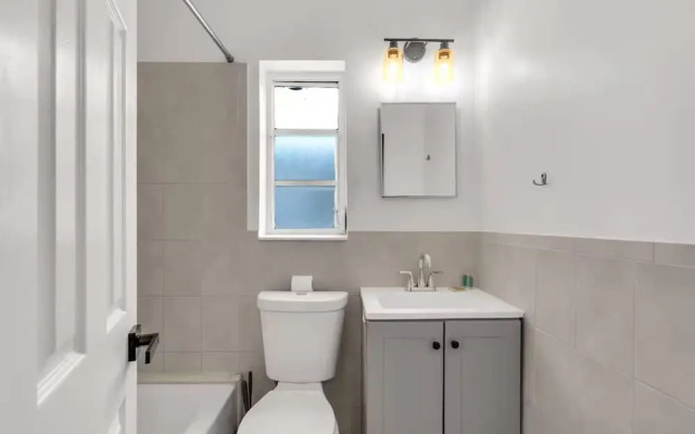 Relaxed Vibe Near Beach Parking Fast Wi-fi