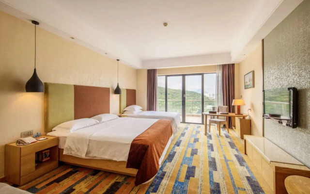 Days Hotel and Suites Yangjiang