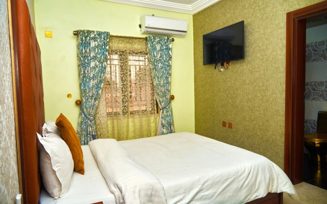 Royalty Economy Lodge