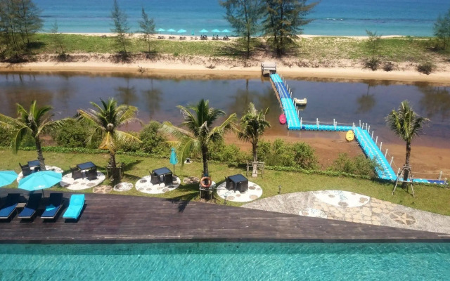 Le Coral Beach Resort and Cafe