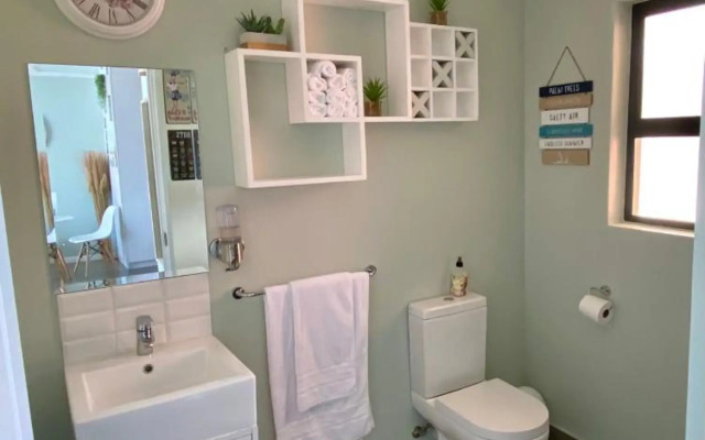 uSHAKA WATERFRONT - LUXURIOUS LAVISH LOOKER