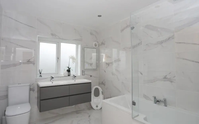 Clydfan, No 1 Trearddur Road