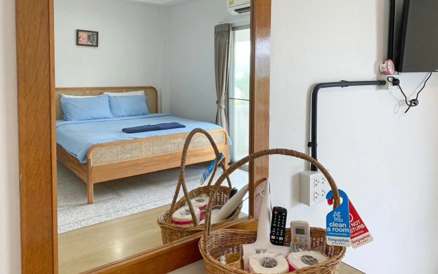 Bang Saphan Resort Hotel