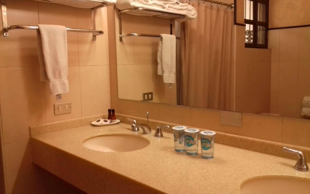 Kal Nawi Hotel