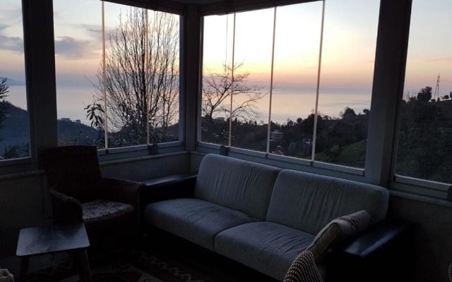 Flat With Magnificent View in Rize
