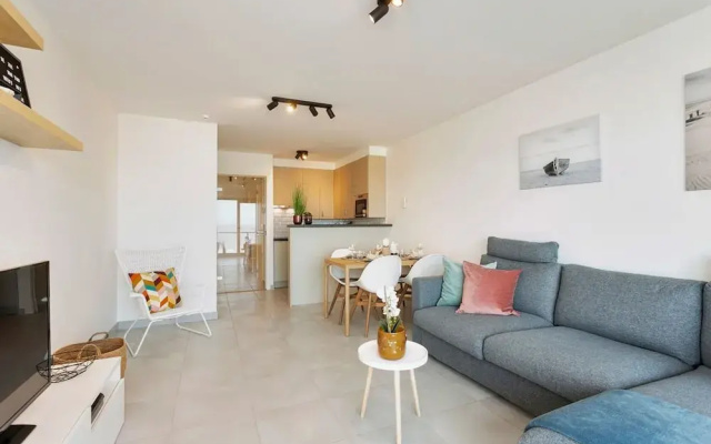 Cosy Apartment With Amazing Beach View