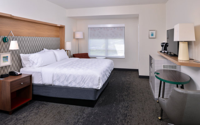 Holiday Inn Hotel & Suites Farmington Hills - Detroit NW, an IHG Hotel