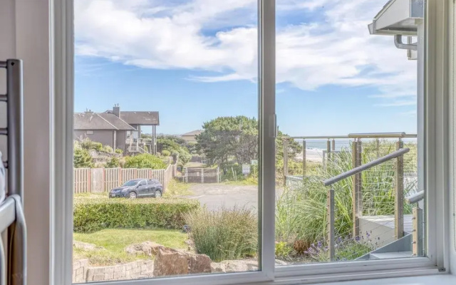 Breakwater Beach House