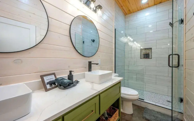 Starlight Retreat 12 Guests