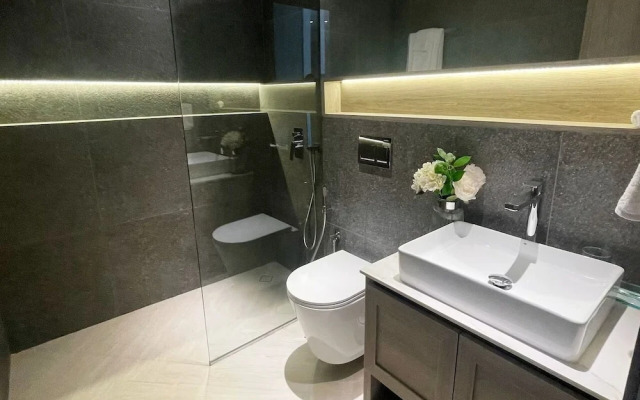 Spacious 2BR in Oxford 212 by Bespoke