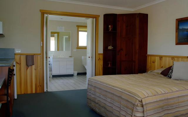 Kentish Hills Retreat – Guest Rooms – Sheffield