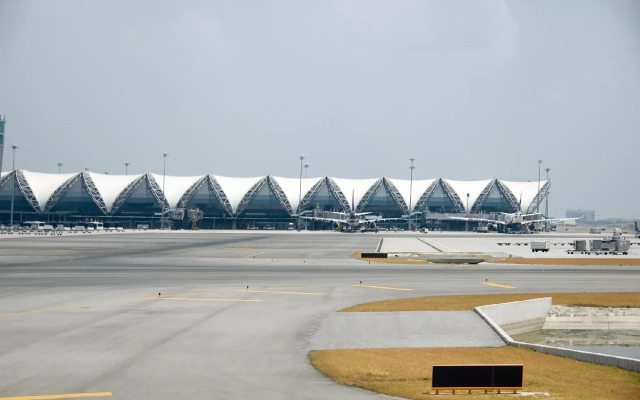 Crystal Srivaree Suvarnabhumi Hotel