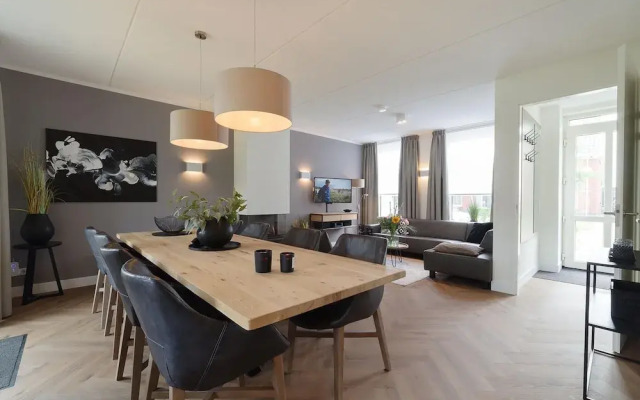 Beautiful Holiday Home With a Whirlpool