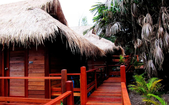 Ten Moons Lipe Resort