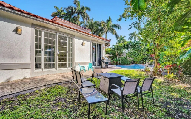 4BR Hollywood Beach Home with Pool
