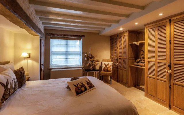 Luxurious Villa Near the Beach