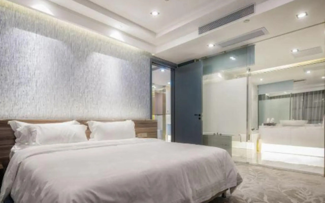 万乐宫假日酒店(广州齐富白云文化广场地铁站店)