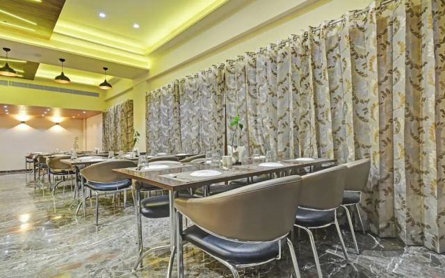 Hotel Mandovin Near Railway Station