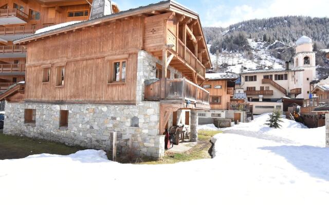 Lake View Chalet in Tignes near Ski Area