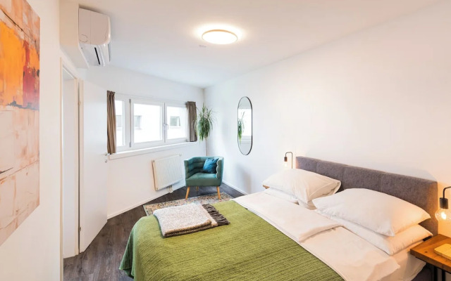 URBAN ISLAND - Riverside Apartments