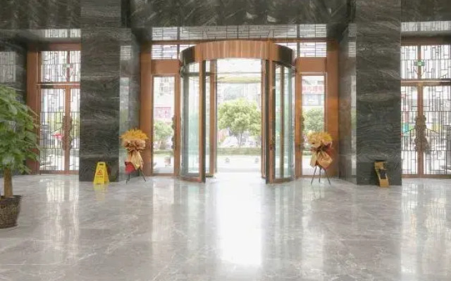 Lavande Hotel (Bazhong Rongbang Wanda Plaza Store)