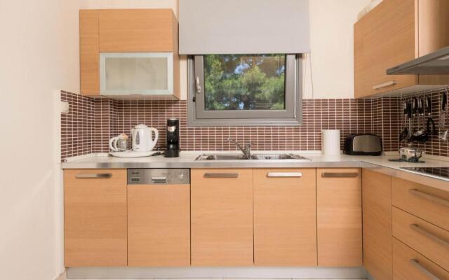 Louloudis Pool Villa