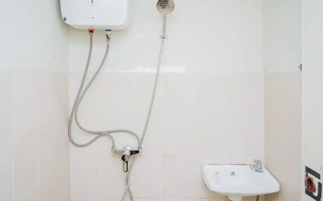 Homey Studio Apartment At Green Palm Residence
