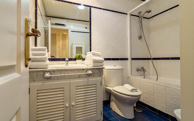 Casa Adelfas II by Roomservices