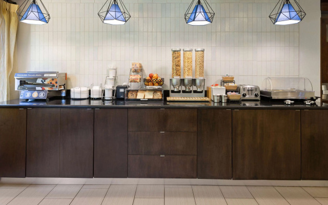 La Quinta Inn & Suites by Wyndham LaGrange / I-85