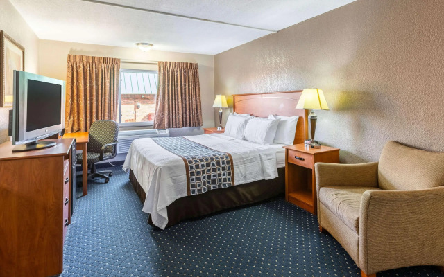Magnuson Hotel Detroit Airport