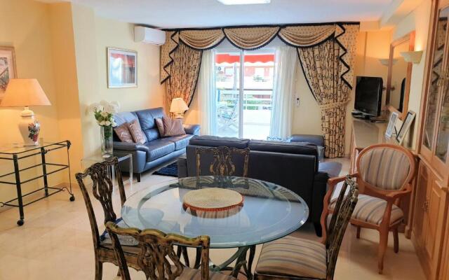 Spacious 3 Bedroom 2nd Line Beach Apartment Marbella Center