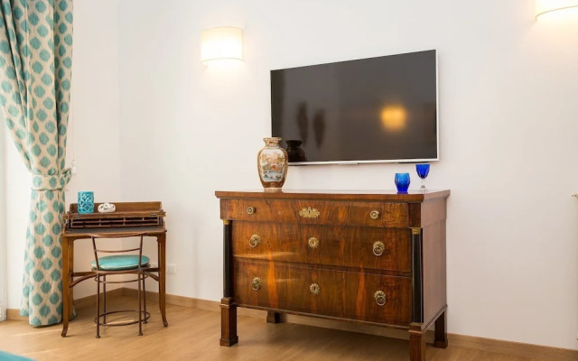 Prestigious Apartments Via Barberini