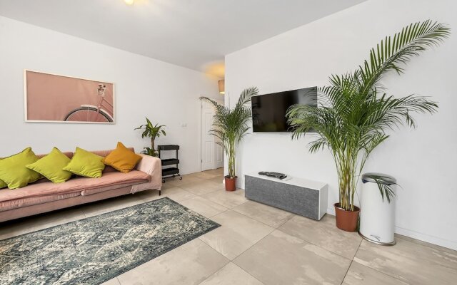 Lumina 4-room apartment in Center