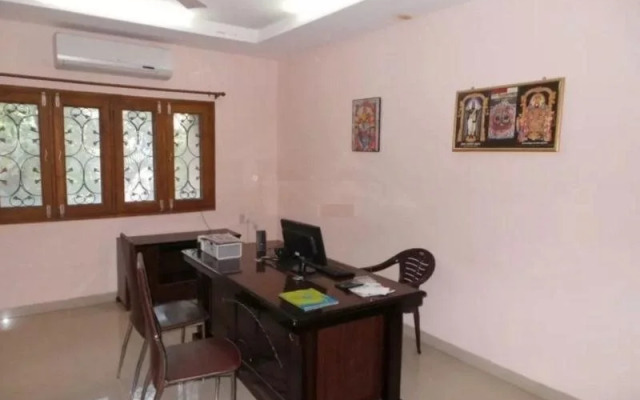 Royal Comfort Suites