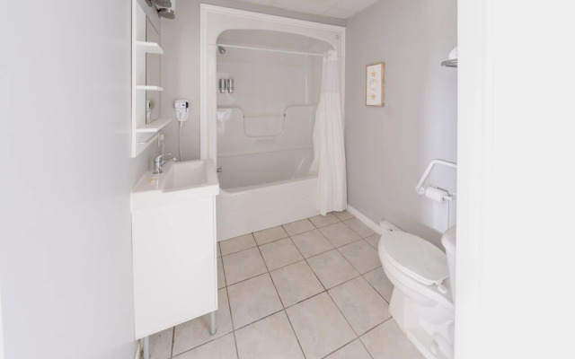 The Iona Heights Inn