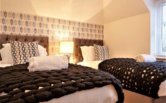 Savoy Court - Your Apartment