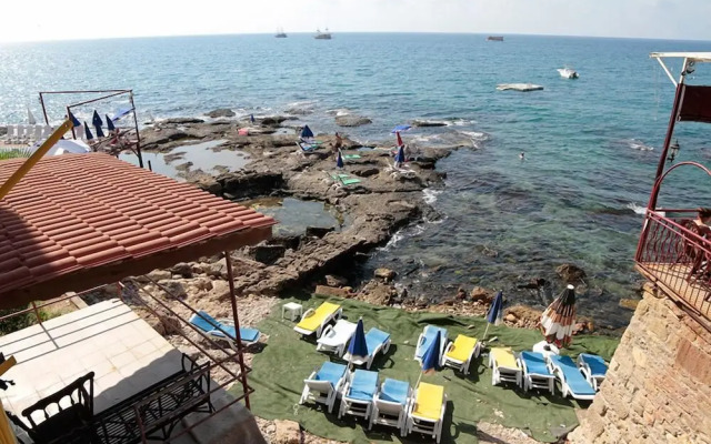 Yali Hotel