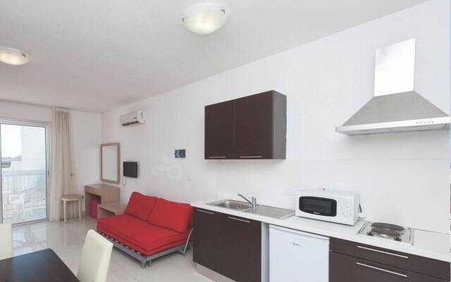 Marlita Beach Hotel Apartments