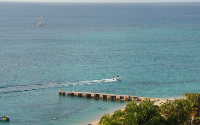 Rest Up Beach Studio At Montego Bay Club Resort