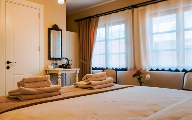 1870 Taş Konak Otel - Sanat Sokağı