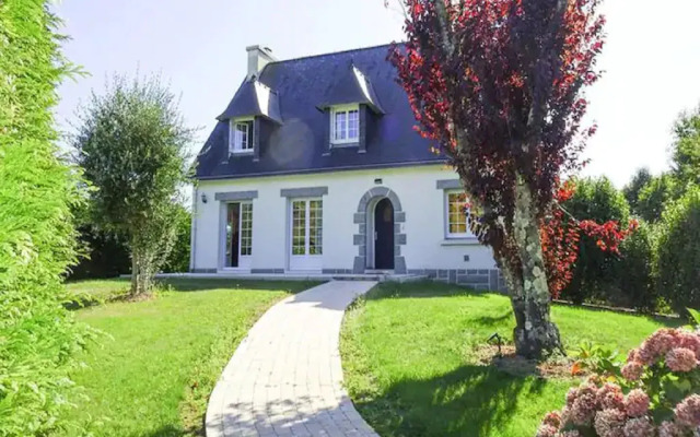 Holiday Home With Private Outdoor Pool, Gouesnac"h