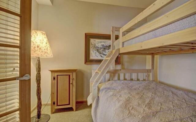 3 Bedroom Mountain Condo in River Run Village With Expansive Mountain Views and Walking Distance to Ski Slopes