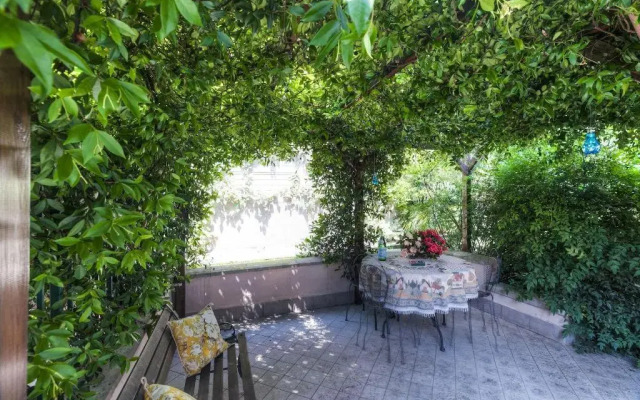 Rita's Garden