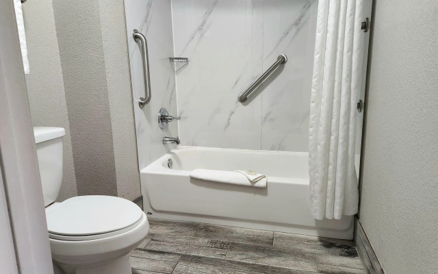 Days Inn by Wyndham Monroe LA