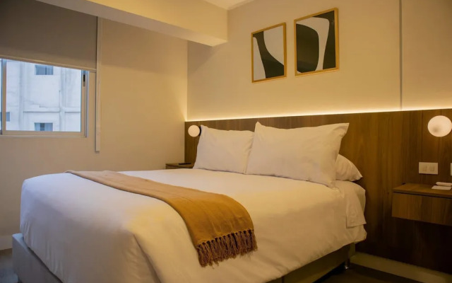 w Exceptional 1BR w Balcony in San Isidro